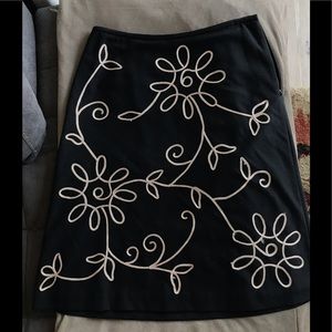 Loft black with cream pattern